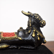 Load image into Gallery viewer, Bastar Art | Dhokra Nandi with base | Tribal Handicraft | BA010
